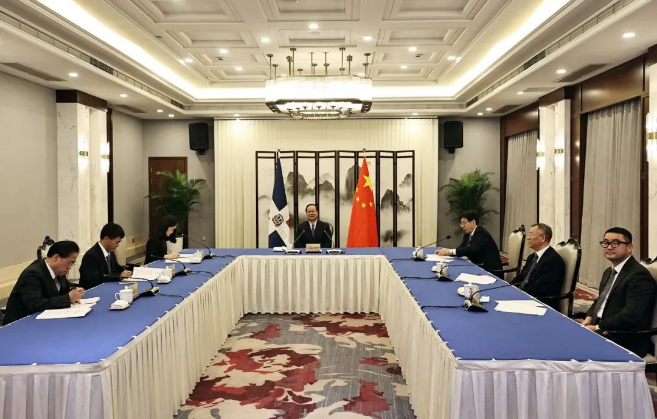Ebpay环境“助力”多米尼加清运垃圾，毛伟明省长出席线上交接仪式